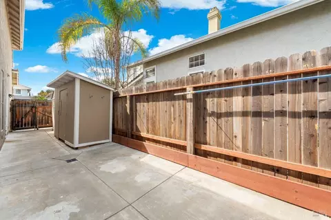 Exterior - 407 Rolling Oak Dr, Vacaville, CA 95688 photo 14 of 18