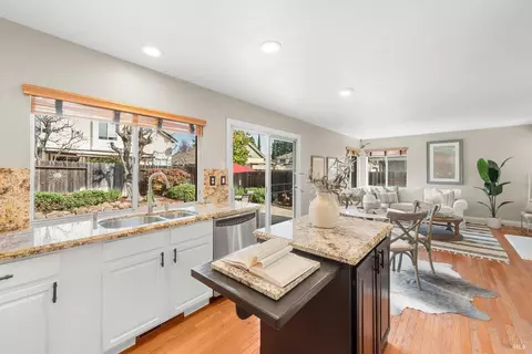 Kitchen - 407 Rolling Oak Dr, Vacaville, CA 95688 photo 9 of 9