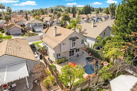 View/Area - 407 Rolling Oak Dr, Vacaville, CA 95688 photo 4 of 6