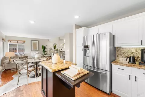 Kitchen - 407 Rolling Oak Dr, Vacaville, CA 95688 photo 8 of 9