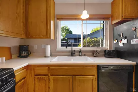 226 Usher Dr, Windsor, CA 95492 photo 19