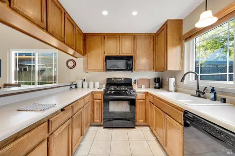 226 Usher Dr, Windsor, CA 95492 photo 18