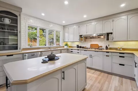 125 Summit Ave, Mill Valley, CA 94941 photo 11