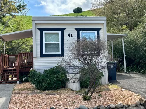 41 Goya Dr, Fairfield, CA 94534