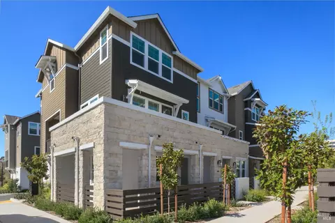 419 Semillon Ln, Santa Rosa, CA 95403