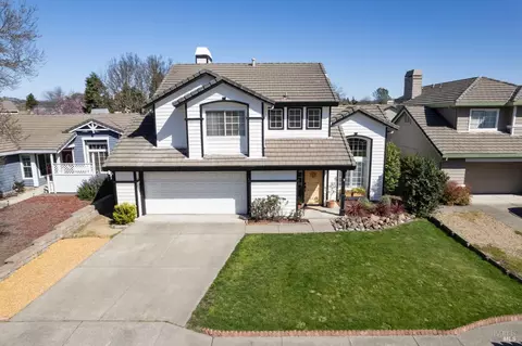 109 Wooded Glen Ct, Windsor, CA 95492