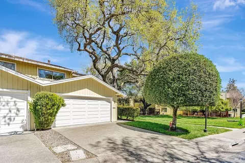 12 Salvatore Dr, Novato, CA 94949