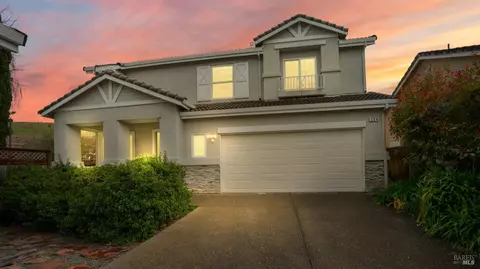 264 Cambridge Ln, Petaluma, CA 94952
