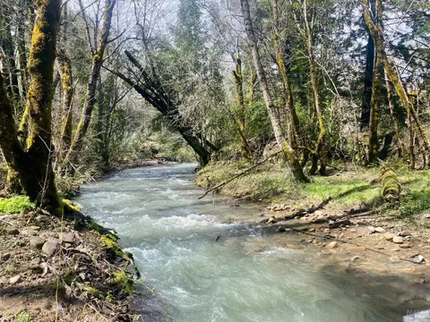 1526 Fitch Rd, Laytonville, CA 95454