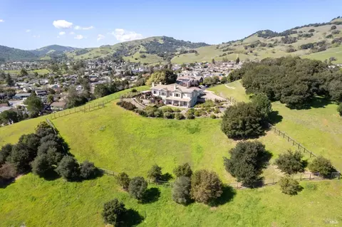 1054 Valle View Ct, Novato, CA 94945