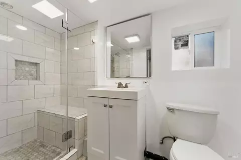 Bath - 132 Mountain View Ave, Vallejo, CA 94590 photo 3 of 4