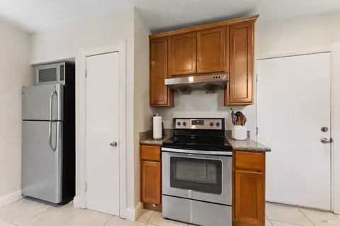 Kitchen - 132 Mountain View Ave, Vallejo, CA 94590 photo 4 of 5