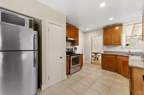 Kitchen - 132 Mountain View Ave, Vallejo, CA 94590 photo 2 of 5