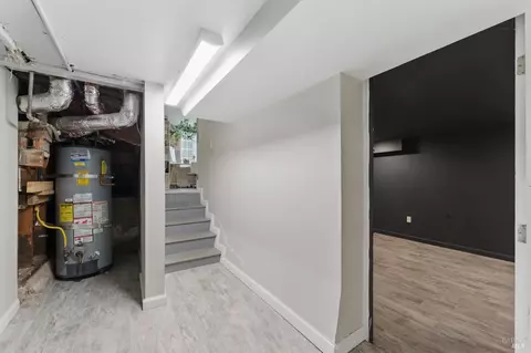 Entry Way - 132 Mountain View Ave, Vallejo, CA 94590 photo 4 of 7