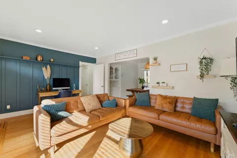 Living - 132 Mountain View Ave, Vallejo, CA 94590 photo 4 of 4