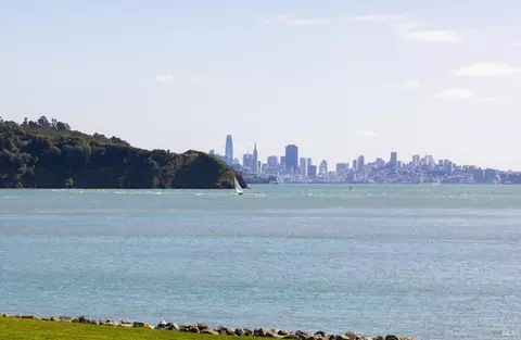 102 Paradise Dr, Tiburon, CA 94920
