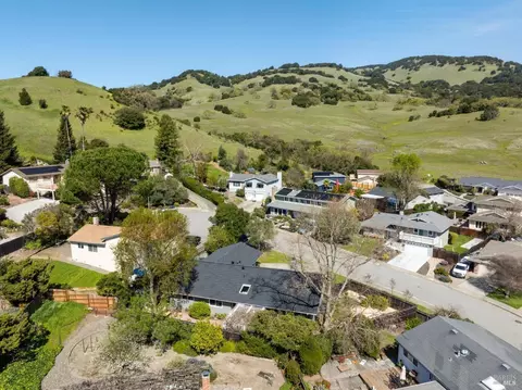 15 Coronado Ct, Novato, CA 94945