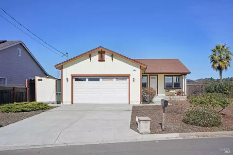 35 Brighton Ct, Santa Rosa, CA 95403