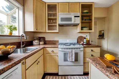 Kitchen - 29 Shell Rd, Mill Valley, CA 94941 photo 1 of 2