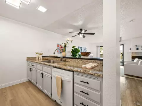 3095 Peppermill Cir, Pittsburg, CA 94565 photo 12