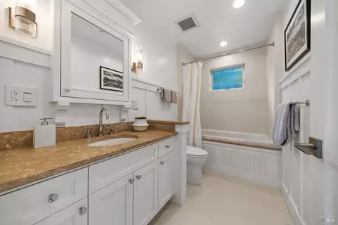 Bath - 186 Prospect Ave, Ross, CA 94957 photo 8 of 8