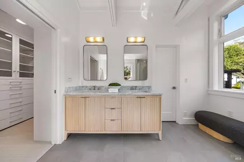 Bath - 186 Prospect Ave, Ross, CA 94957 photo 3 of 8