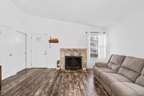 105 Bw Williams Dr, Vallejo, CA 94589 photo 6
