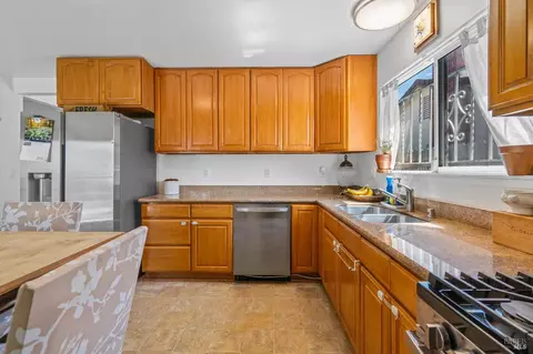 105 Bw Williams Dr, Vallejo, CA 94589 photo 9