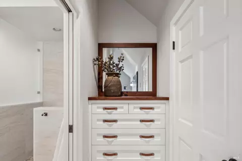 Entry Way - 281 A Crescent Rd, San Anselmo, CA 94960 photo 3 of 4