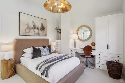 Bedroom - 281 A Crescent Rd, San Anselmo, CA 94960 photo 5 of 15