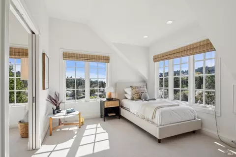 Bedroom - 281 A Crescent Rd, San Anselmo, CA 94960 photo 8 of 15