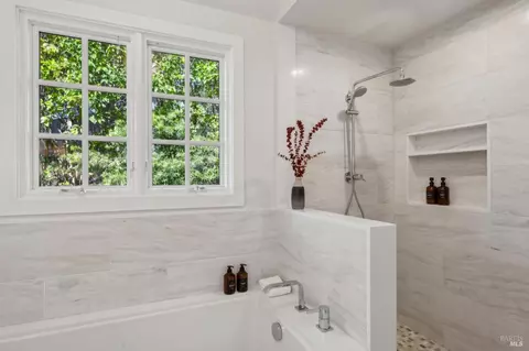 Bath - 281 A Crescent Rd, San Anselmo, CA 94960 photo 4 of 8
