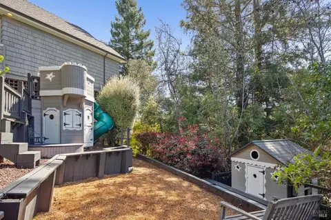 Exterior - 281 A Crescent Rd, San Anselmo, CA 94960 photo 13 of 16