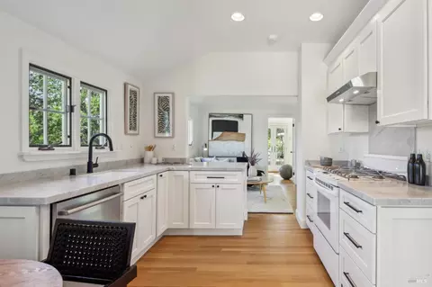 Kitchen - 281 A Crescent Rd, San Anselmo, CA 94960 photo 14 of 15