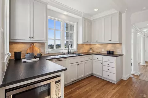 Kitchen - 281 A Crescent Rd, San Anselmo, CA 94960 photo 7 of 15