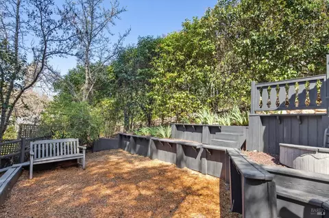 Exterior - 281 A Crescent Rd, San Anselmo, CA 94960 photo 12 of 16