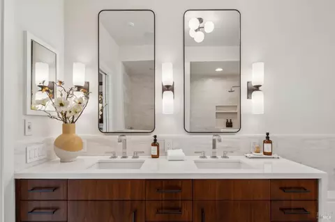 Bath - 281 A Crescent Rd, San Anselmo, CA 94960 photo 1 of 8