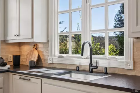 Kitchen - 281 A Crescent Rd, San Anselmo, CA 94960 photo 11 of 15