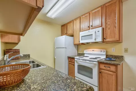 680 Arcadia Dr, Vacaville, CA 95687 photo 13