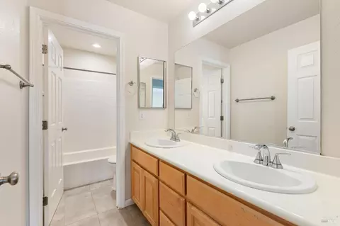 Bath - 2550 Duncan St, Dixon, CA 95620 photo 6 of 6