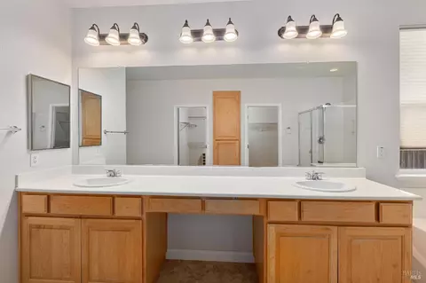 Bath - 2550 Duncan St, Dixon, CA 95620 photo 3 of 6