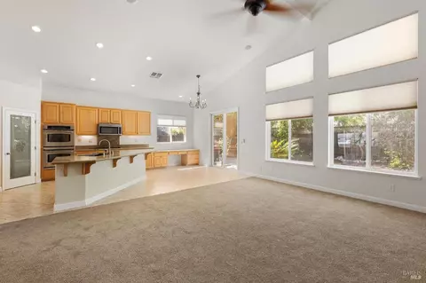 Living - 2550 Duncan St, Dixon, CA 95620 photo 5 of 6