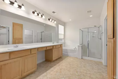 Bath - 2550 Duncan St, Dixon, CA 95620 photo 1 of 6