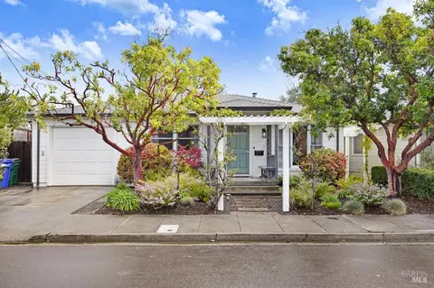 424 2nd St W, Sonoma, CA 95476