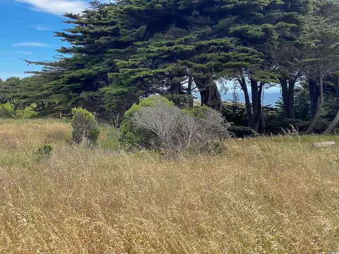 346 Main Sail Rd, The Sea Ranch, CA 95497
