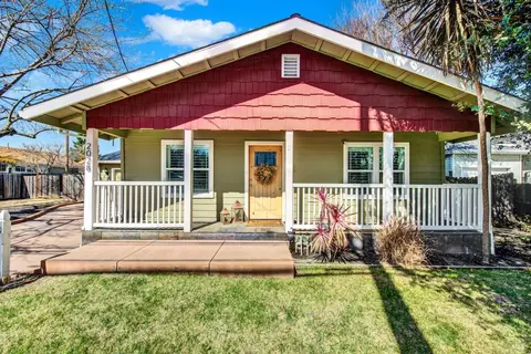 2028 W Pueblo Ave, Napa, CA 94558