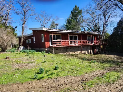 1075 Dutyville Rd, Garberville, CA 95542