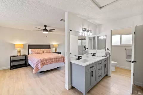 Bedroom - 519 Fruitvale Rd, Vacaville, CA 95688 photo 1 of 9