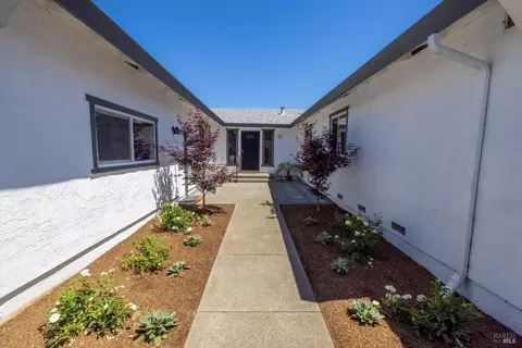 Exterior - 519 Fruitvale Rd, Vacaville, CA 95688 photo 6 of 15