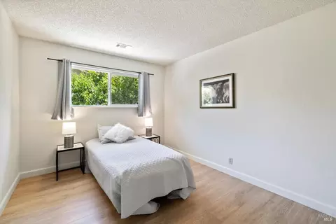 Bedroom - 519 Fruitvale Rd, Vacaville, CA 95688 photo 6 of 9